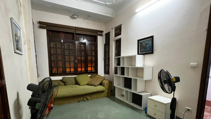CHO THUÊ NHÀ NGÕ Ô TÔ PHỐ HOÀNG VĂN THÁI, THANH XUÂN, 50M2, 5 TẦNG, 4 N, 20 TRIỆU